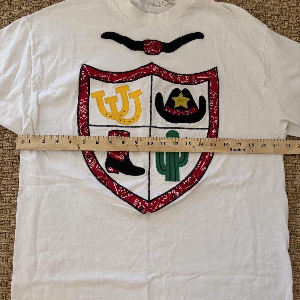 Vintage Single Stitch Embroidered T-shirt NovelTees Dallas Size Large USA Cowboy - Picture 6 of 8